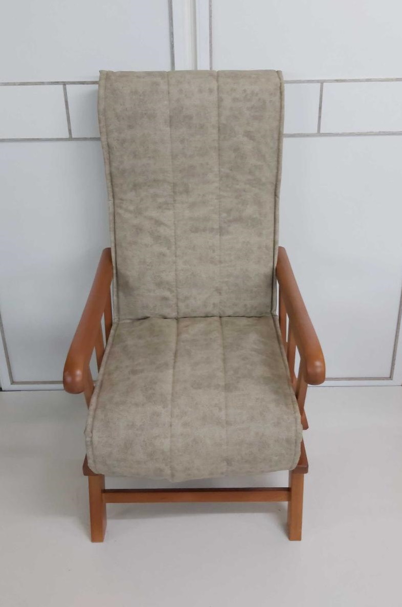 SILLÓN BALANCÍN PROVENZAL TAPIZADO BEIGE Funda extraíble y lavable