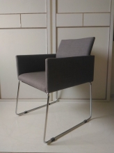 SILLON DE DISEO HALL GRIS , PATA COLOR INOX METALICA