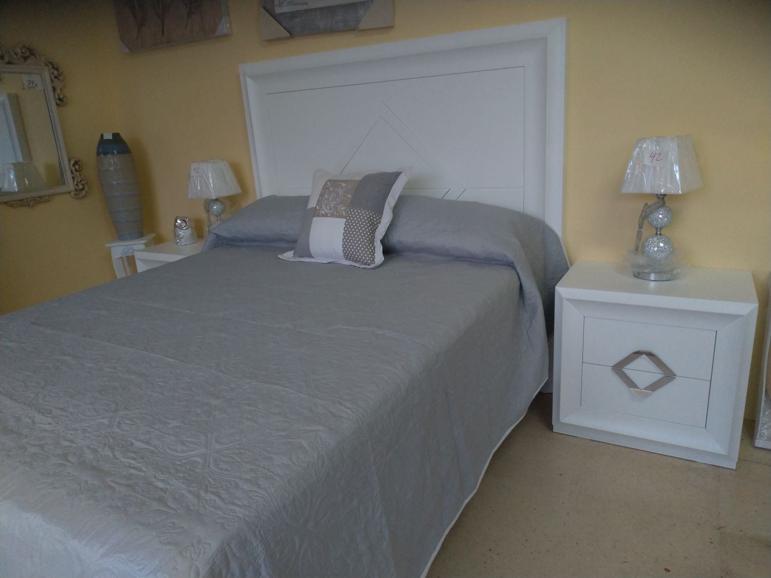 Dormitorio lacado chapa natural blanco